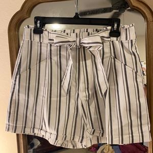 Zara High Waisted Paperbag shorts